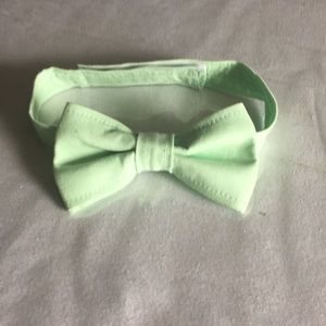 Boys light green bow tie
